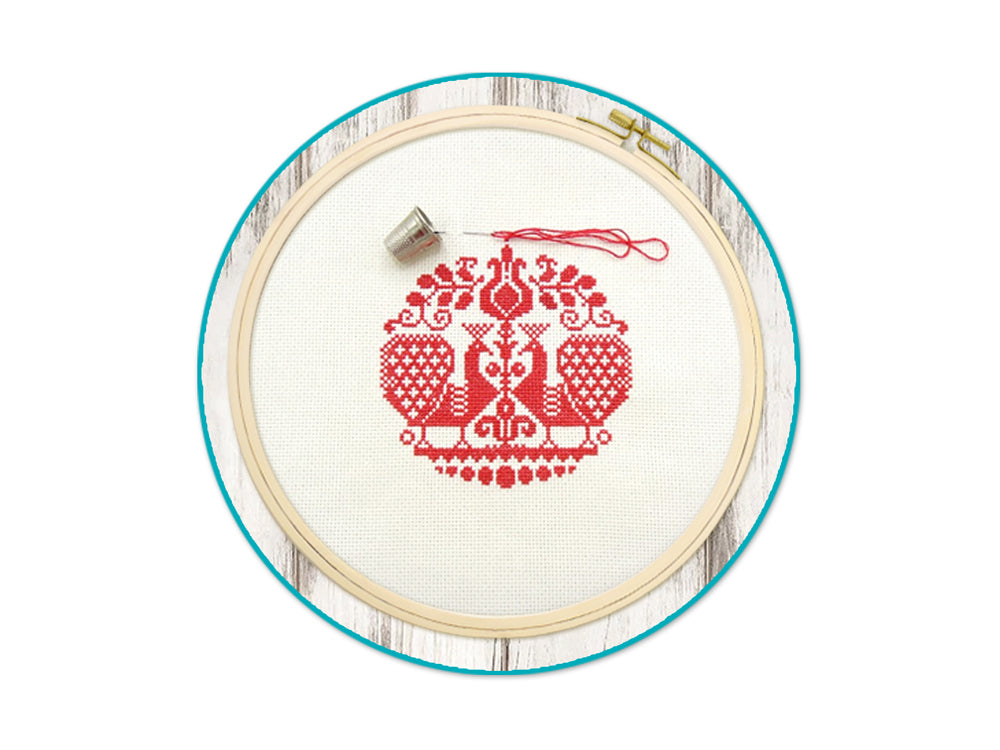 Needlecrafters: 14" Embroidery Hoop w/Brass Clamp