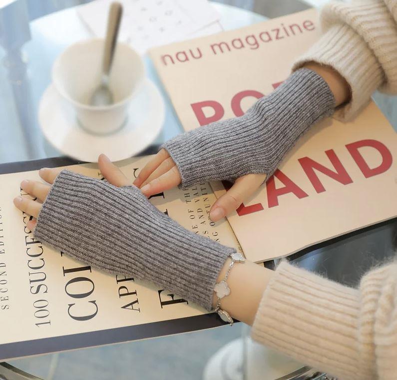 Nordic T. Fingerless Gloves, 3 col, header card